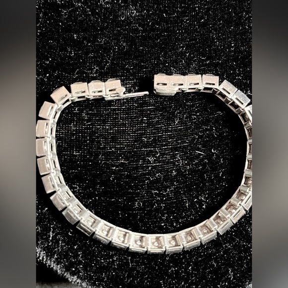 Vintage Dorsons Sterling & Crystal Rhinestones Necklace & Bracelet Set - Picture 4 of 8